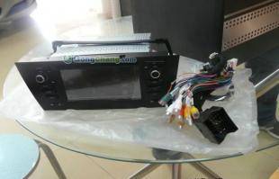 愛影寶馬325專用DVD導航與325原廠導航 軟件開發(fā)與配件優(yōu)勢對比